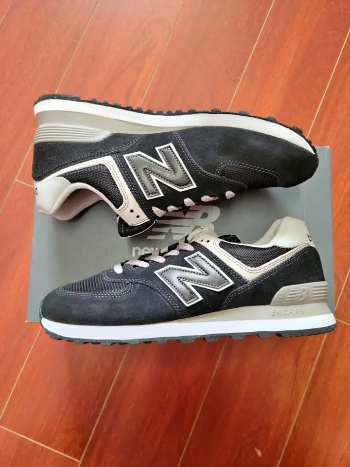 New Balance 574 - Black White
