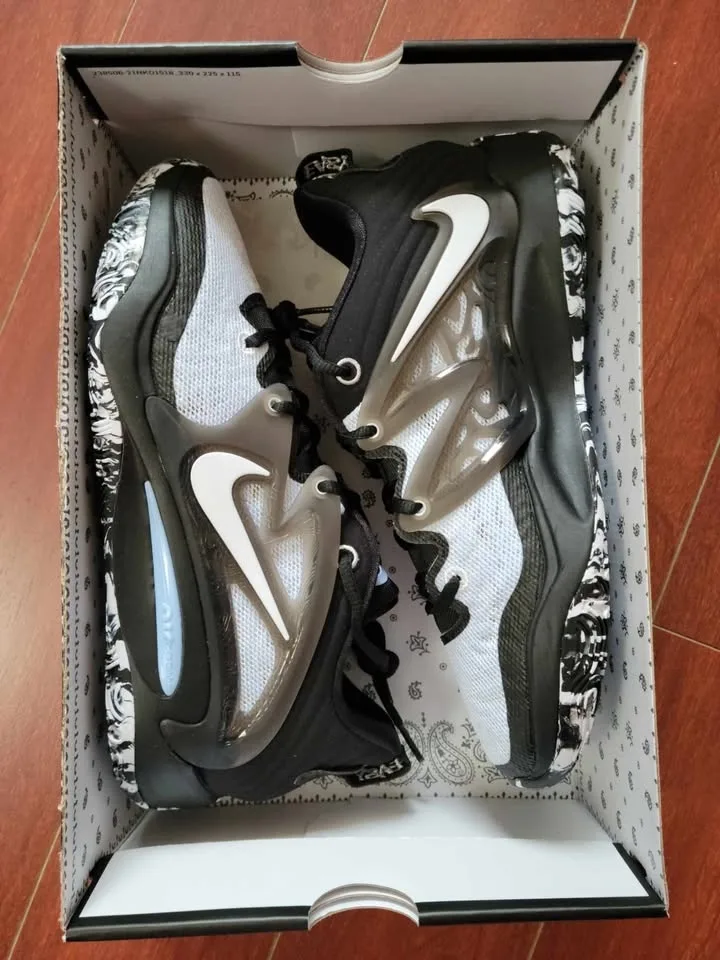 Nike KD 15 - Refuge image indicator(2)