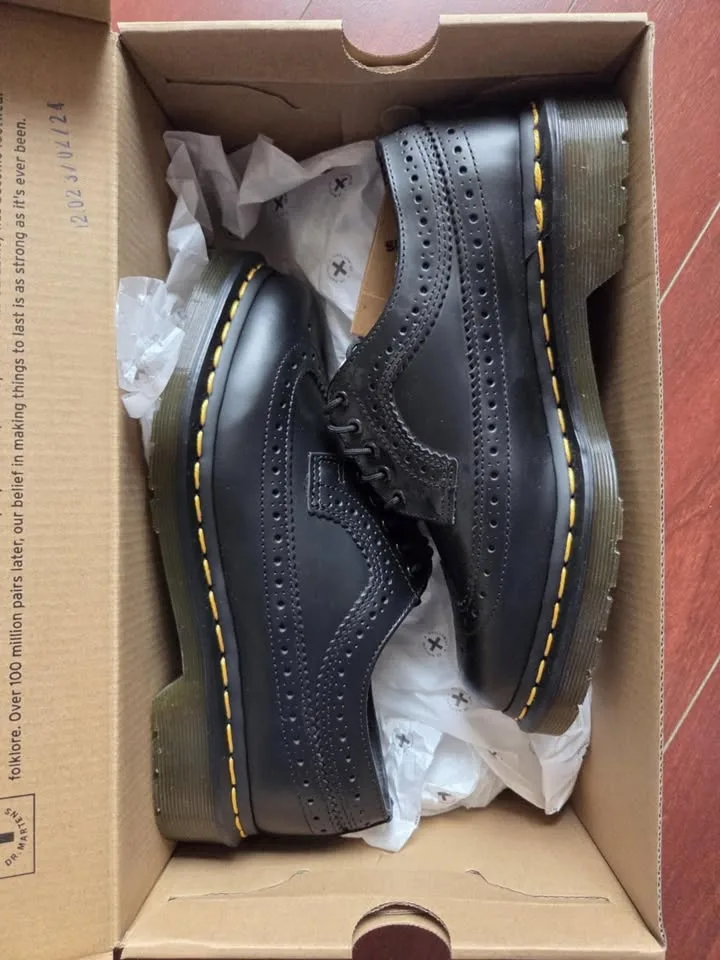 Dr. Martens Brogue Shoes - Black image indicator(2)