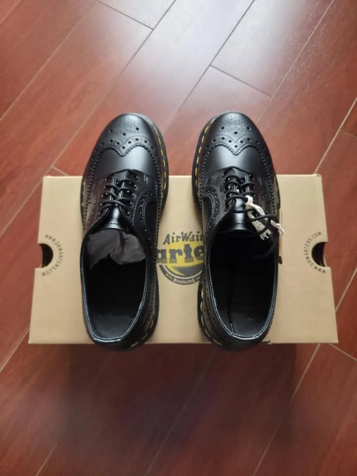 Dr. Martens Brogue Shoes - Black image indicator(3)