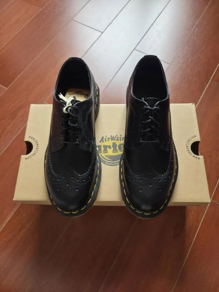 Dr. Martens Brogue Shoes - Black image indicator(5)
