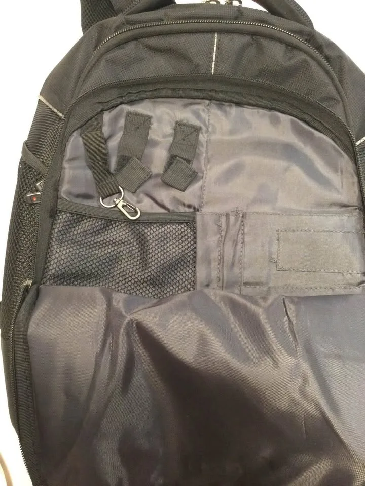 #Cleanout Solo Sentinel Backpack with small defect, ple image indicator(4)