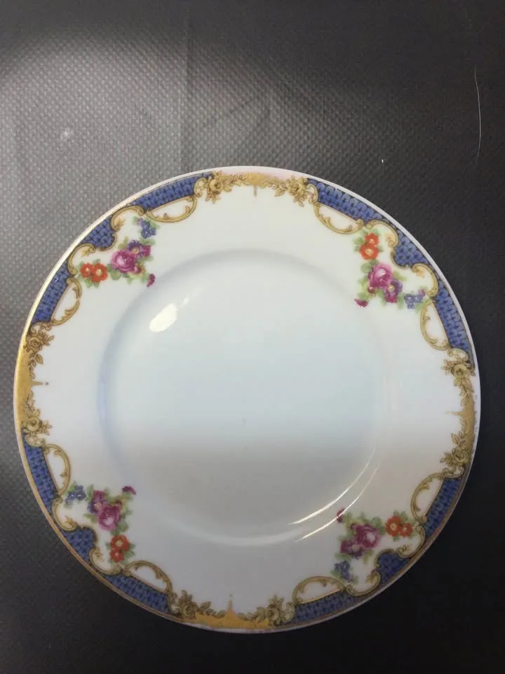 #Cleanout Vintage Hutschenreuther Selb Bavaria. Gold Trim Plates image indicator(2)