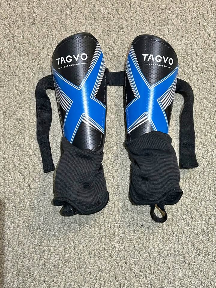 Kids Soccer Shin Guards with Adjustable Elastic Straps - New!