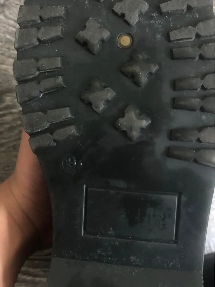 Ardene Women’s Burgundy Boots image indicator(3)