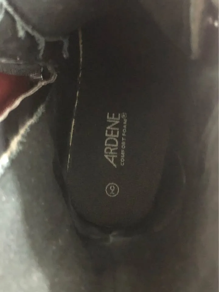 Ardene Women’s Burgundy Boots image indicator(5)