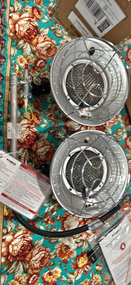 Dual head outdoor propane heater