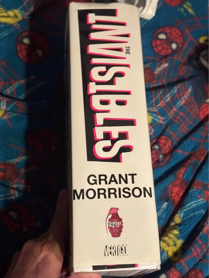 The Invisibles Omnibus. 2012. Excelllent condition! image indicator(2)