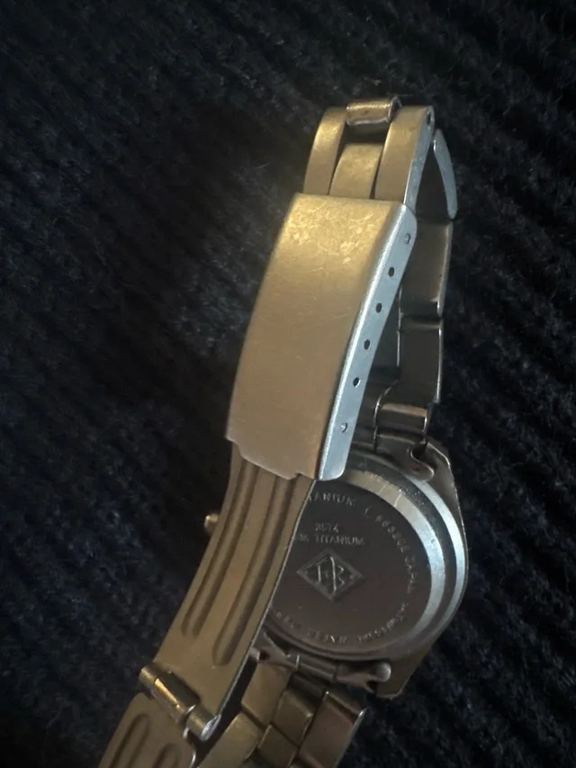 Eddie Bauer Watch image indicator(2)