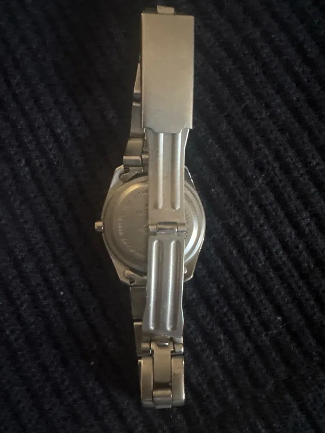 Eddie Bauer Watch image indicator(3)