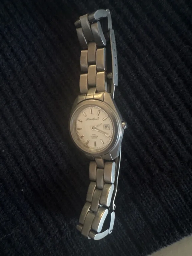 Eddie Bauer Watch image indicator(4)