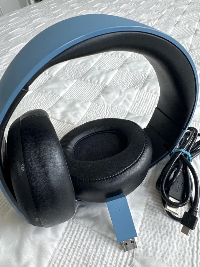 PlayStation Gold Wireless Headset – Uncharted 4 Limited Ed. image indicator(3)