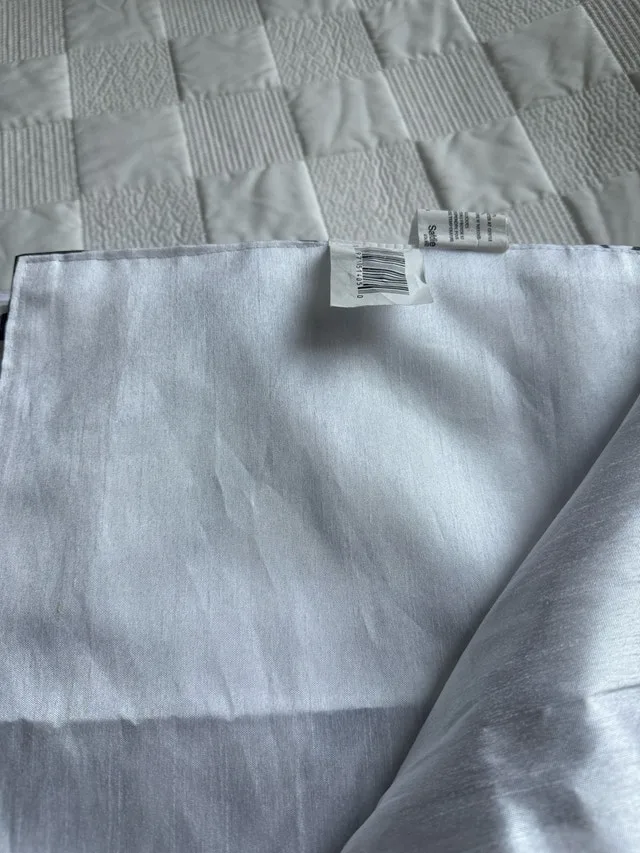 Grommet curtain image indicator(3)