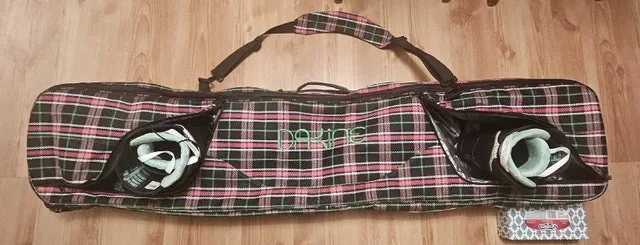 Solomon Woman Snowboard Set in a Bag image indicator(2)