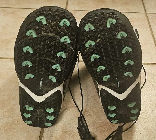 Solomon Woman Snowboard Set in a Bag image indicator(4)