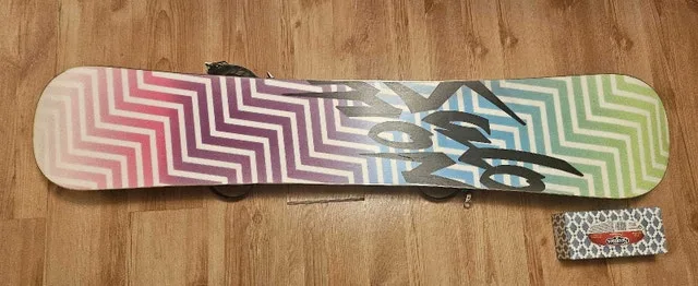 Solomon Woman Snowboard Set in a Bag image indicator(9)