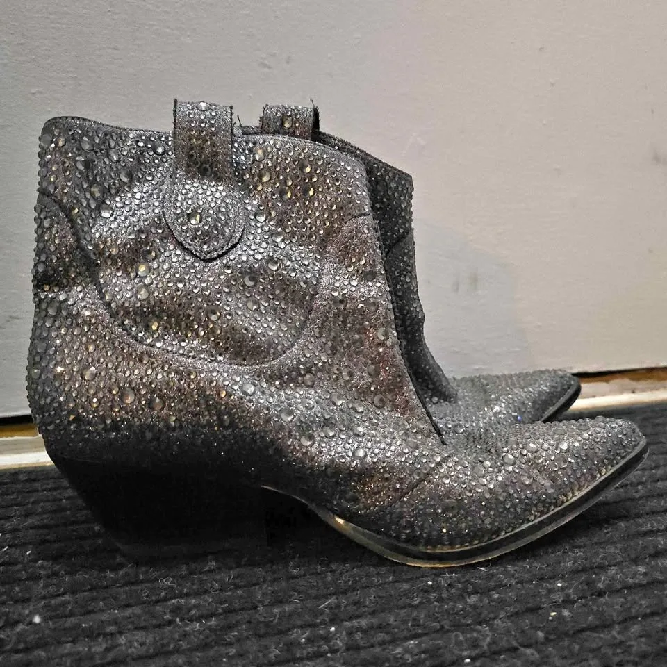 Jessica Simpson western booties