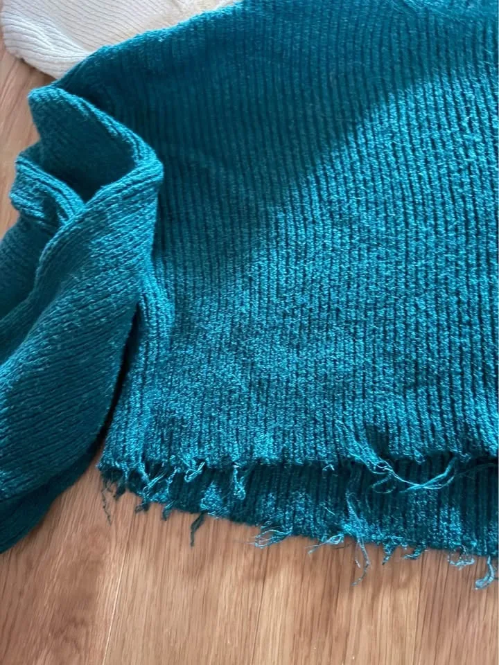 Set of two cropped and frayed turtleneck sweaters. Size Small image indicator(5)