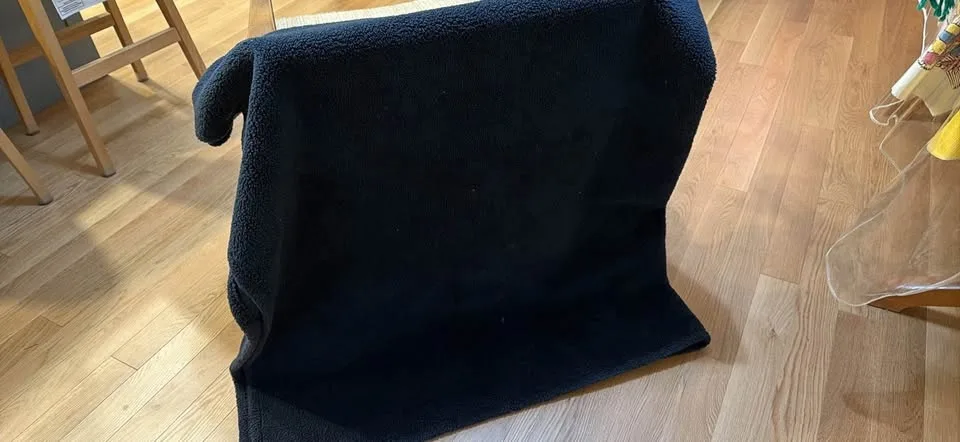 West Paw Fleece Dog Throw/Blanket image indicator(4)