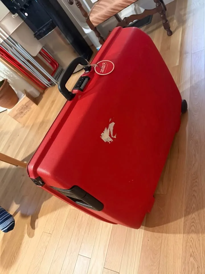 Vintage Red Hard Shell Samsonite Suitcase image indicator(3)