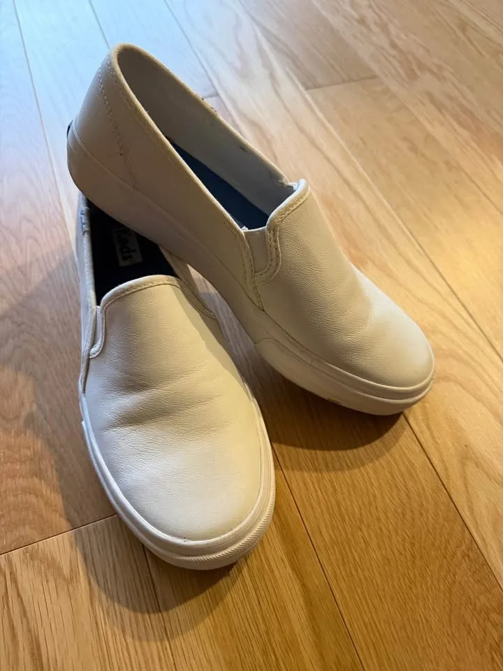 White Keds Leather Slip-ons Size 7 US with Rubber Sole image indicator(2)