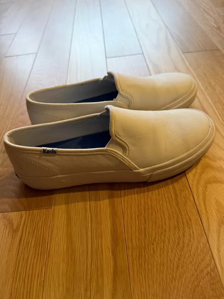 White Keds Leather Slip-ons Size 7 US with Rubber Sole image indicator(3)
