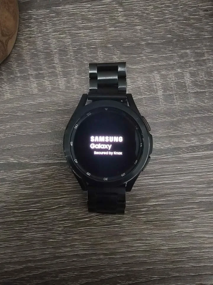 Samsung Galaxy Watch4 Classic 42mm Smartwatch image indicator(3)