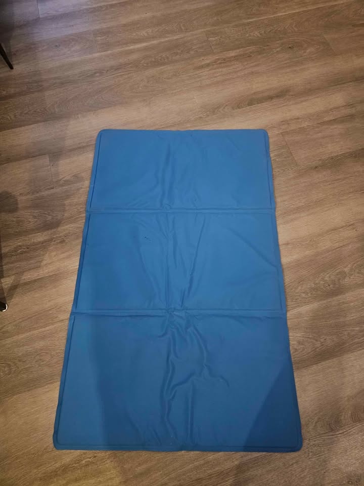 Pet Cooling Mat - photo 2