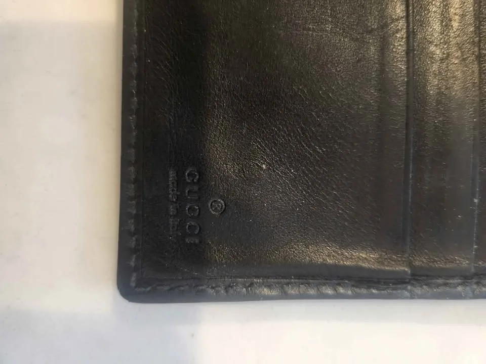 Black Gucci Leather Wallet image indicator(3)