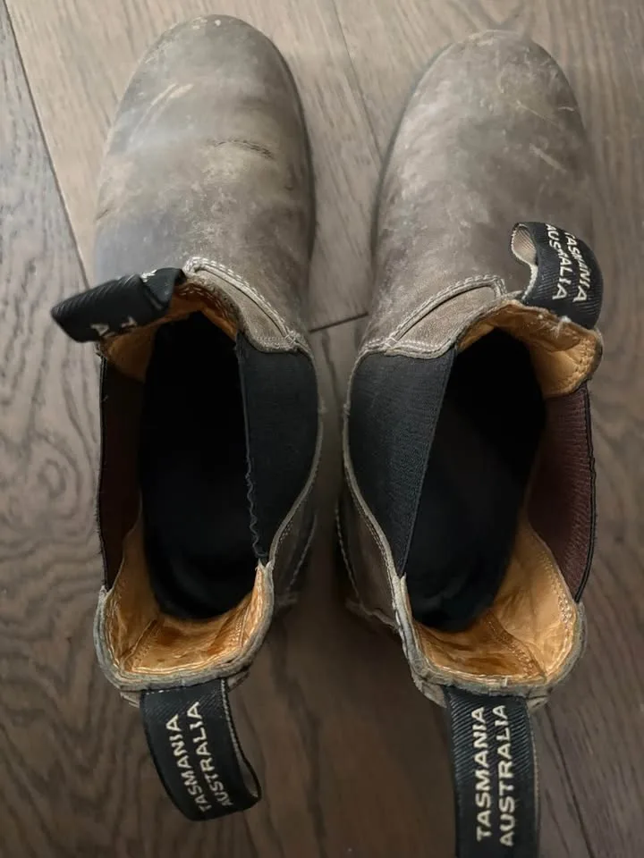 Classic 2446 Clay Blundstones Size AUS8 / CAN9 men / CAN 11 wome image indicator(3)