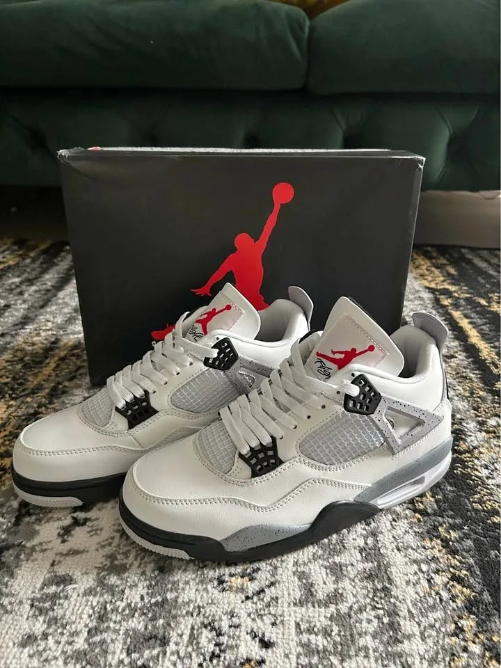 Jordan 4 White Cements size 10 Men
