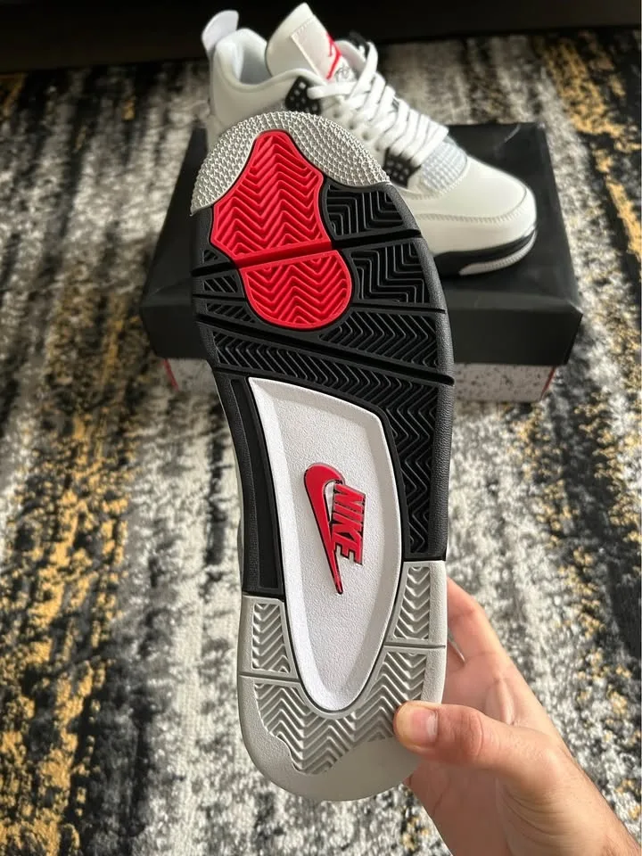 Jordan 4 White Cements size 10 Men image indicator(3)