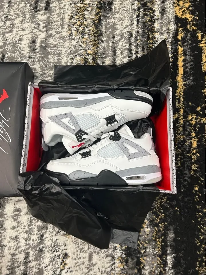 Jordan 4 White Cements size 10 Men image indicator(5)