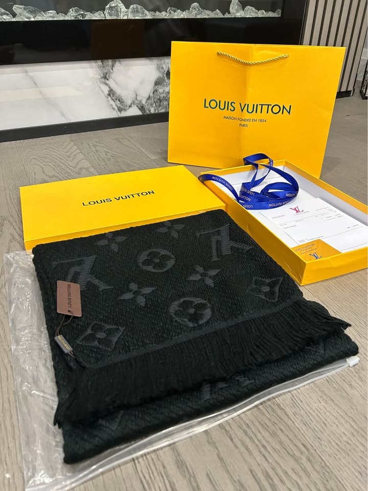 LV Black Winter Scarf (100) - photo 3