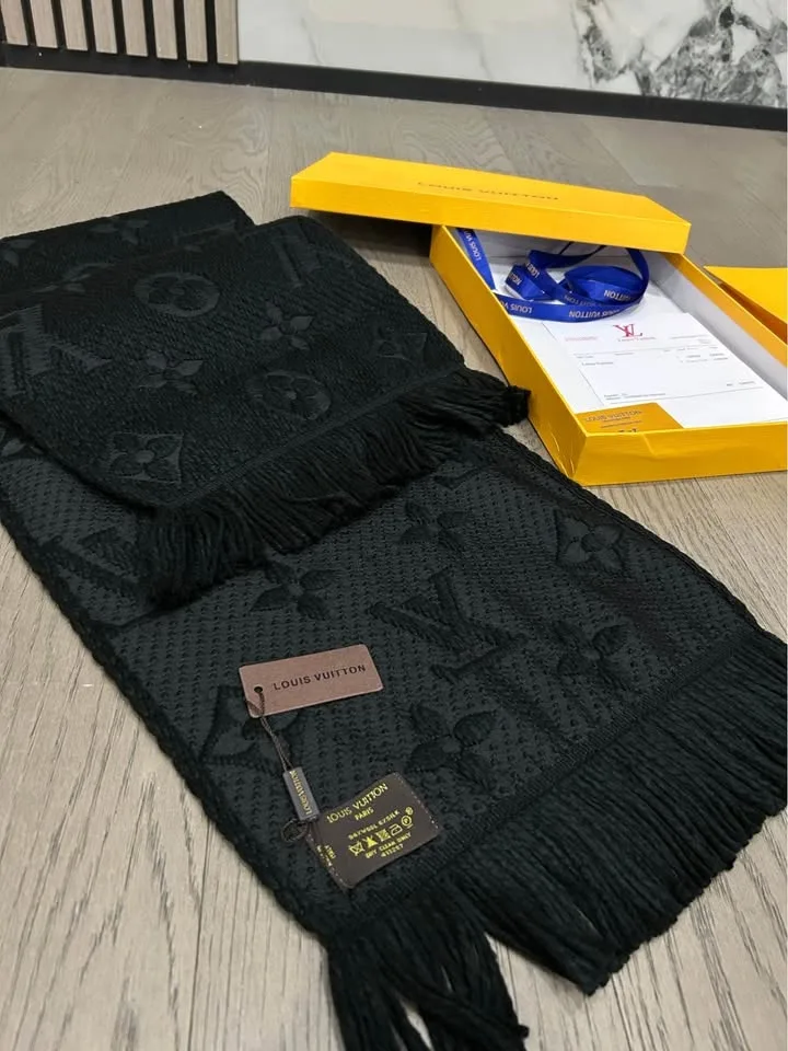 LV Black Winter Scarf (100) image indicator(9)