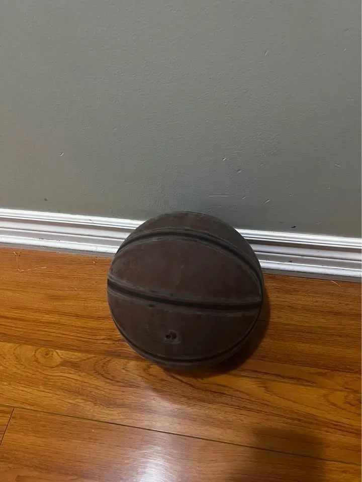 Used Basketballs image indicator(2)