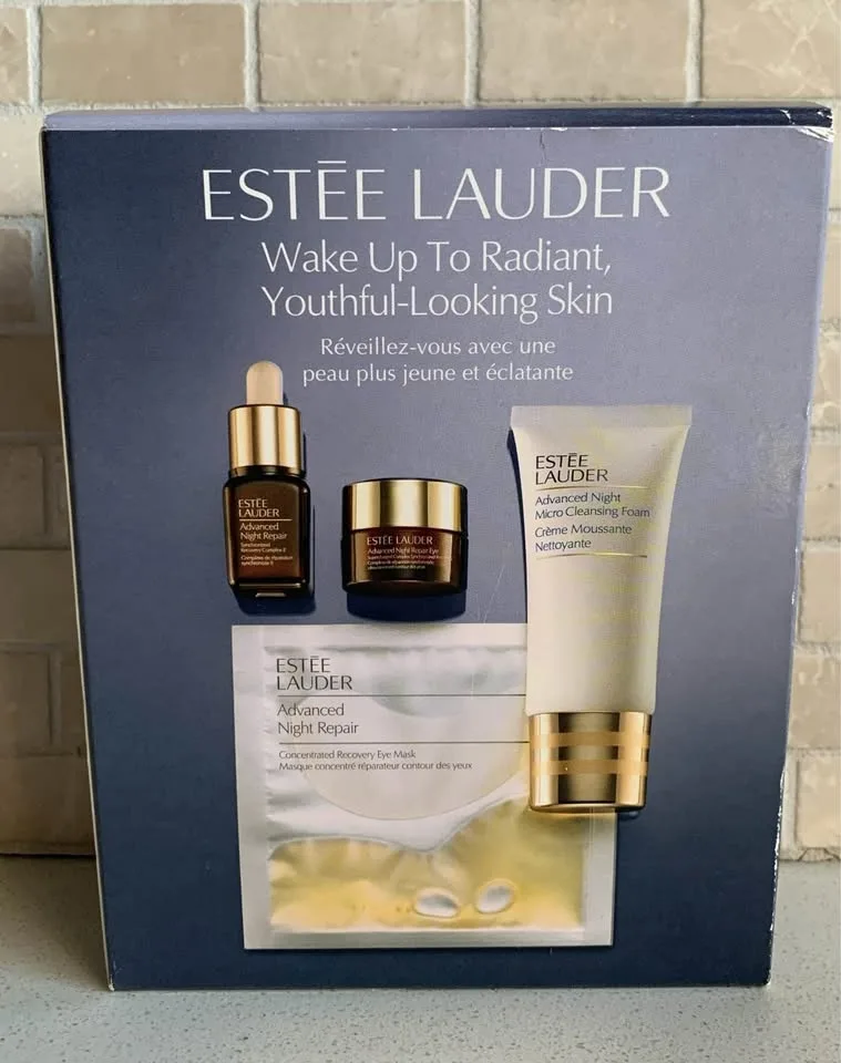 BNIB - Estée Lauder Gift Set image indicator(2)