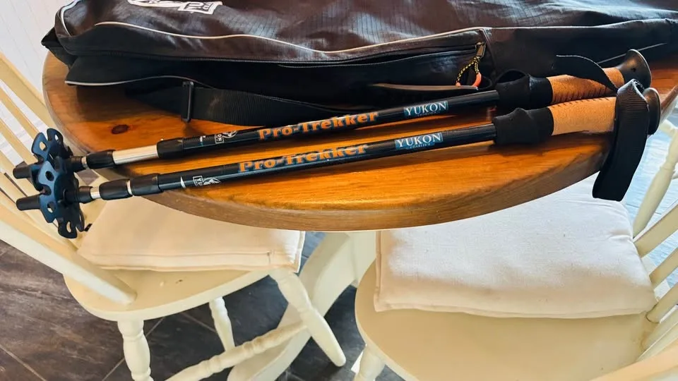 *LIKE NEW* Yukon Charlie’s Snowshoe Kit image indicator(3)