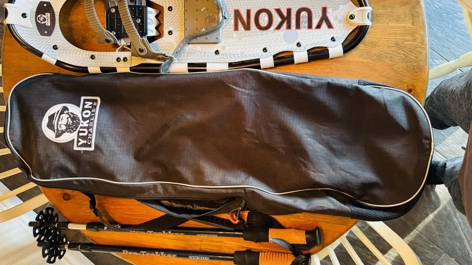 *LIKE NEW* Yukon Charlie’s Snowshoe Kit image indicator(4)