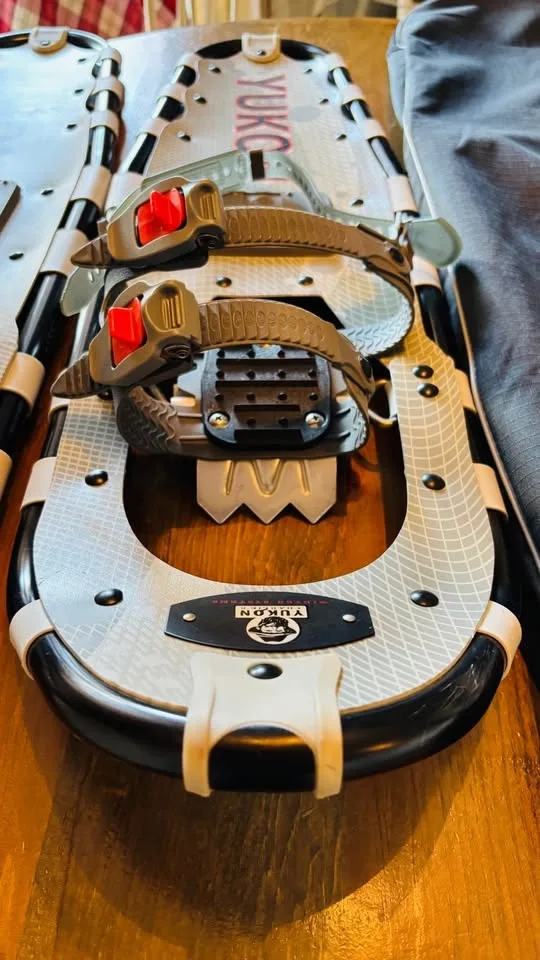 *LIKE NEW* Yukon Charlie’s Snowshoe Kit image indicator(5)