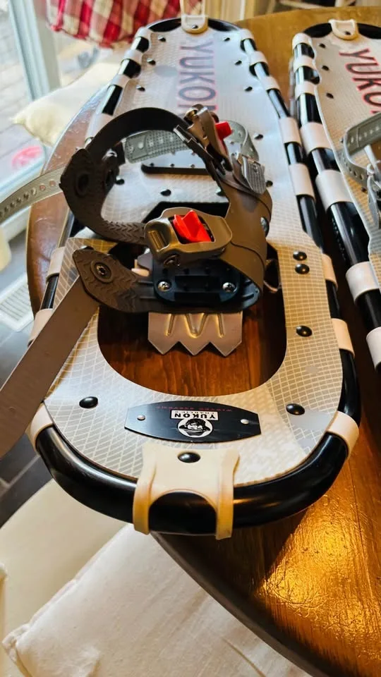 *LIKE NEW* Yukon Charlie’s Snowshoe Kit image indicator(6)