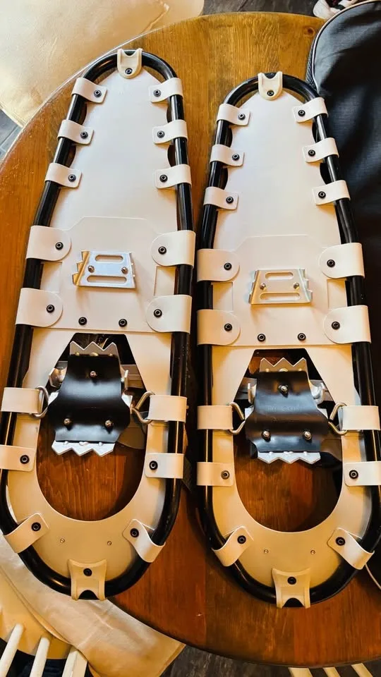 *LIKE NEW* Yukon Charlie’s Snowshoe Kit image indicator(7)