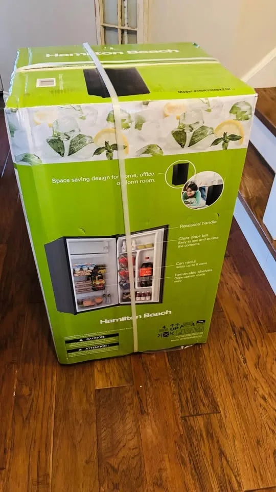 BNIB Hamilton Beach 3.3 cu.ft. Compact Refrigerator image indicator(4)