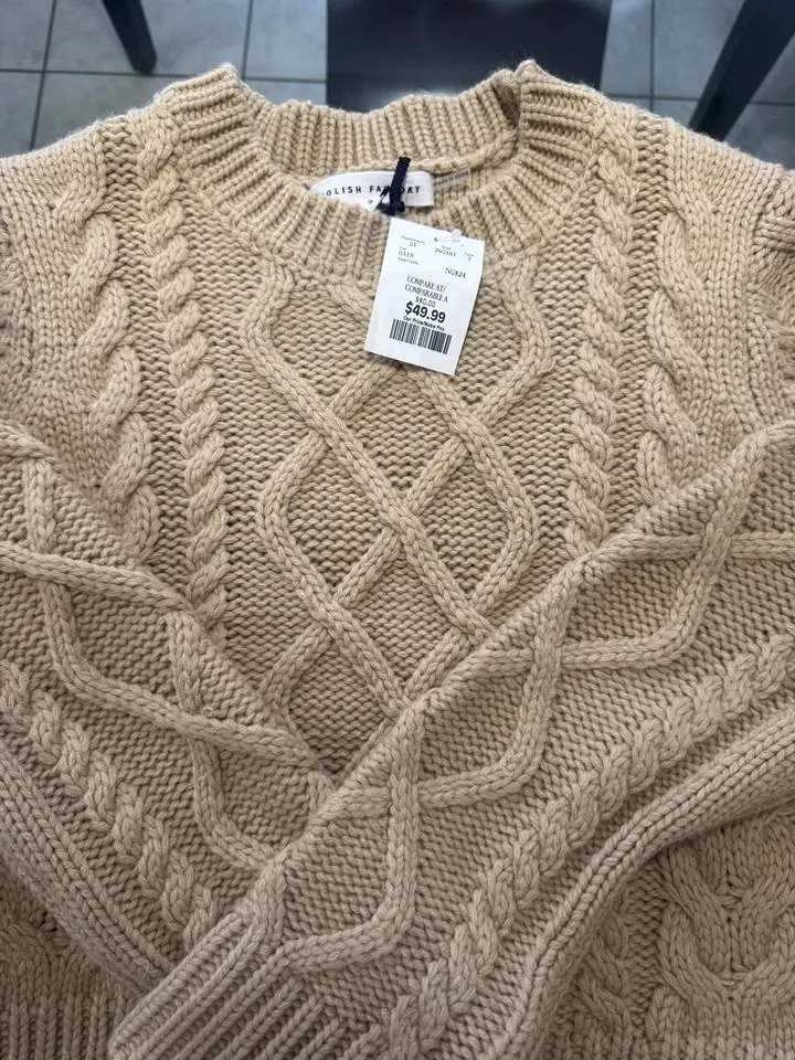Brand new sweater for girls never worn only $20 image indicator(2)