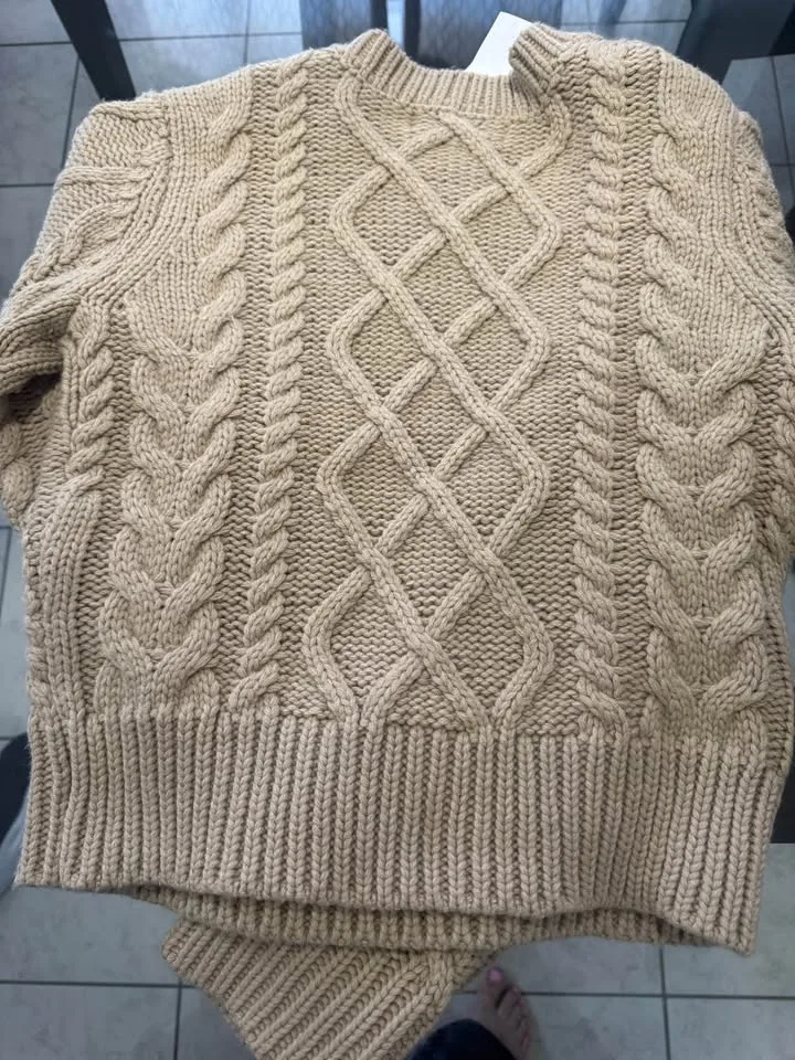 Brand new sweater for girls never worn only $20 image indicator(3)