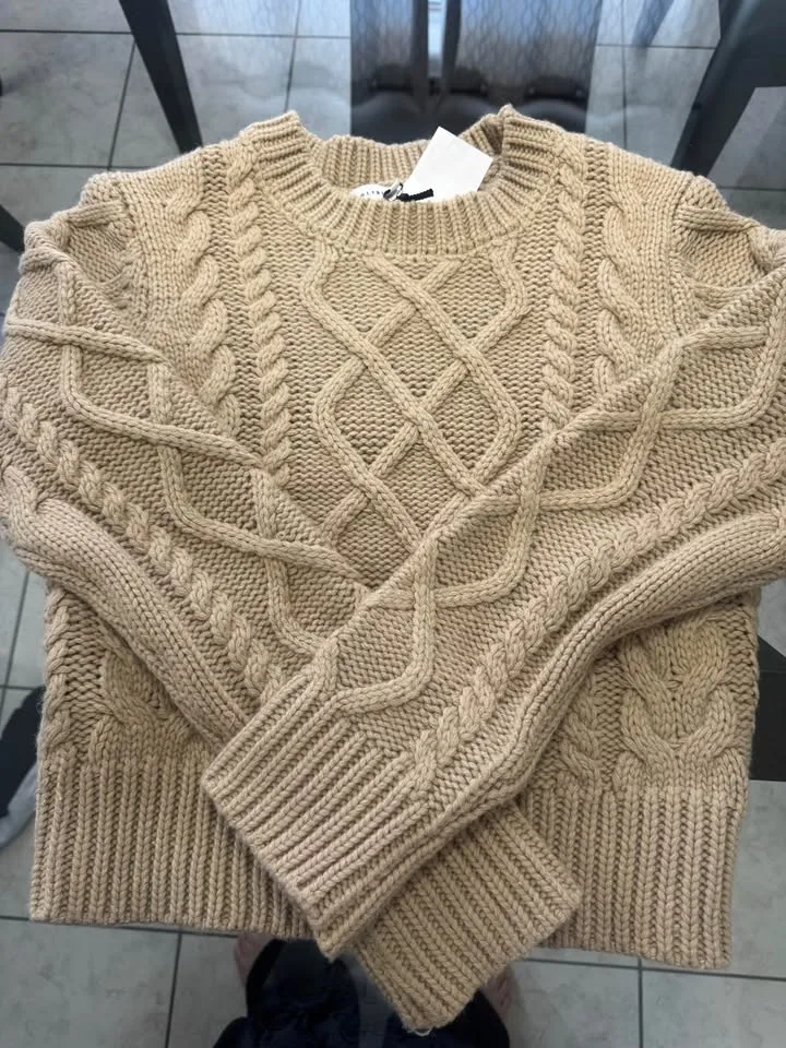 Brand new sweater for girls never worn only $20 image indicator(4)