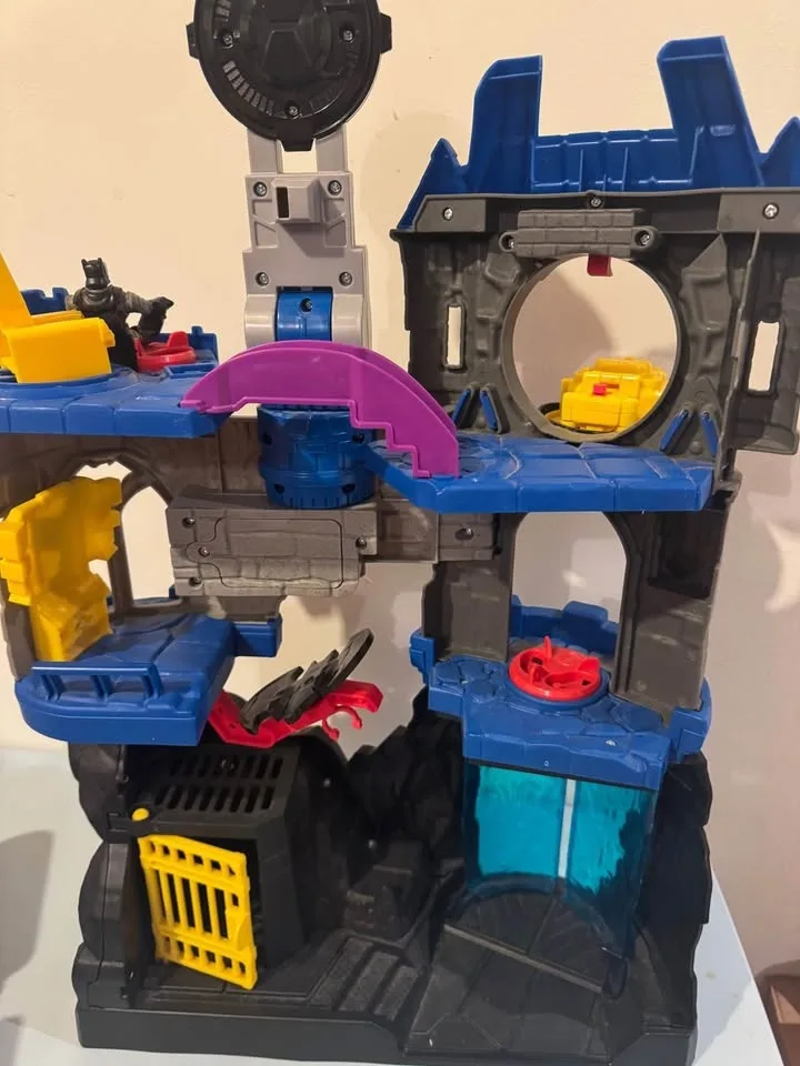 Batman Castle ONLY $20