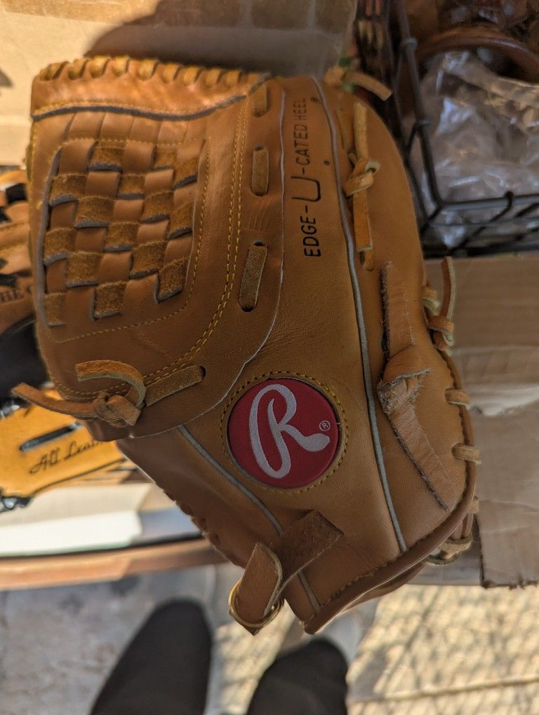 Two Leather Rawlings Baseball Gloves Vintage Like New - photo 2