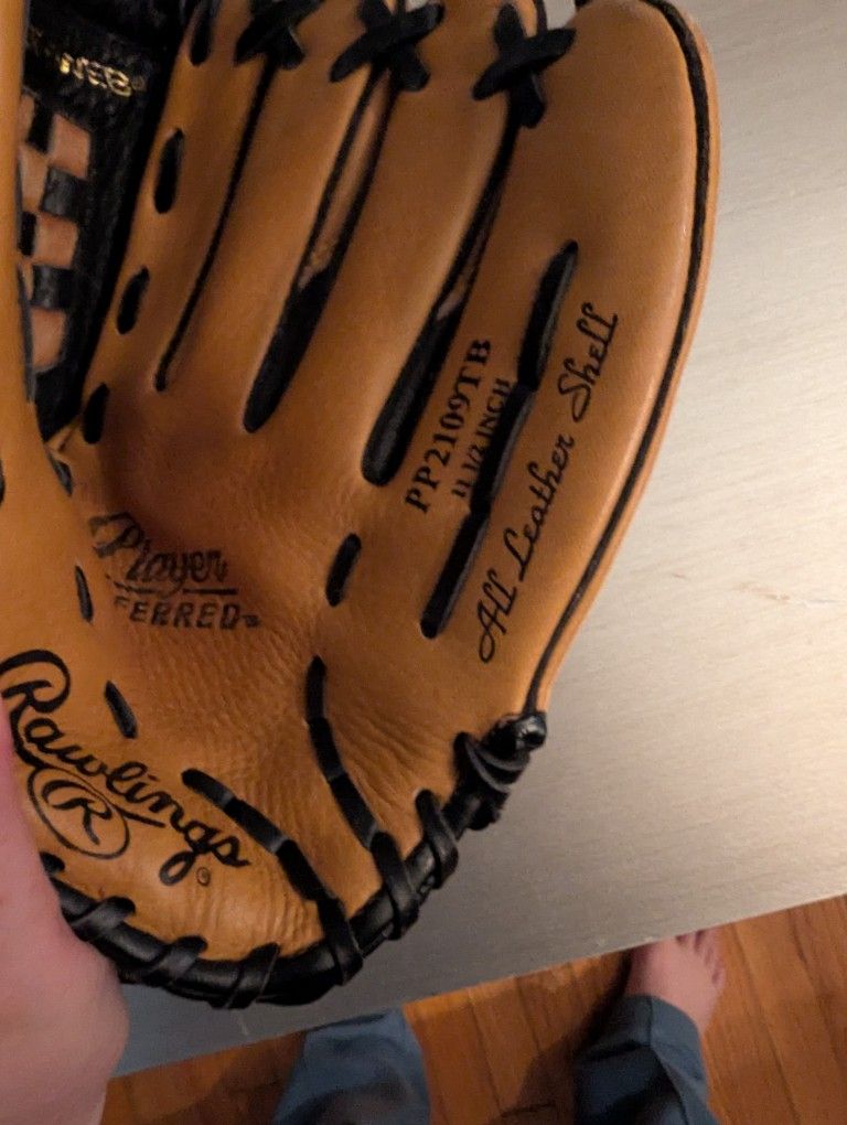 Two Leather Rawlings Baseball Gloves Vintage Like New - photo 5