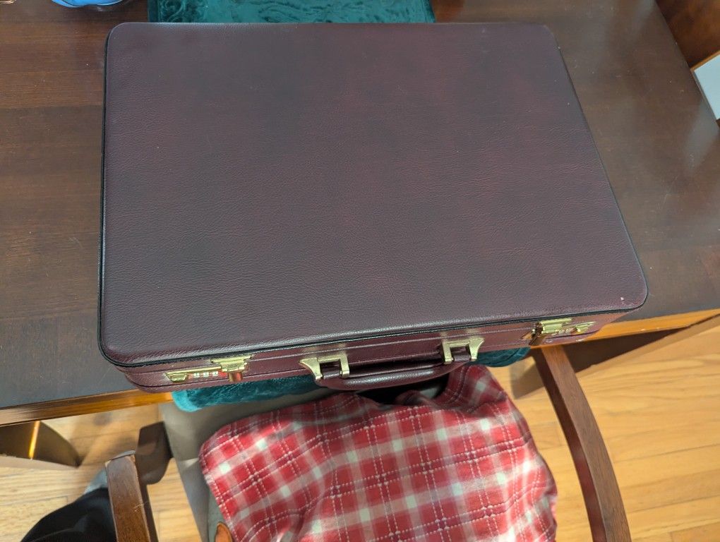 VTG. LOTTER Leather Briefcase Burgundy - Suede Lined
